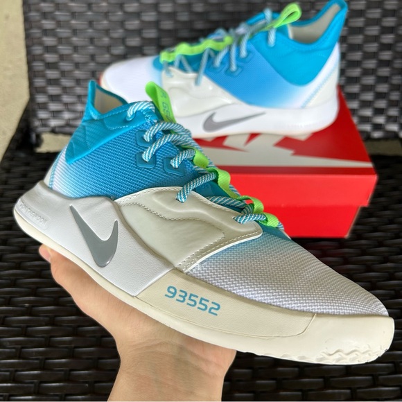 Nike Other - NIKE PG 3 LURE Size 8